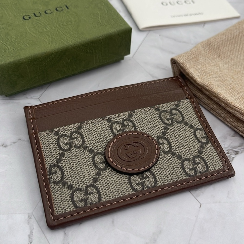 New, Authentic GUCCI Cardholder Brown Signature Leather unisex sale GG logo